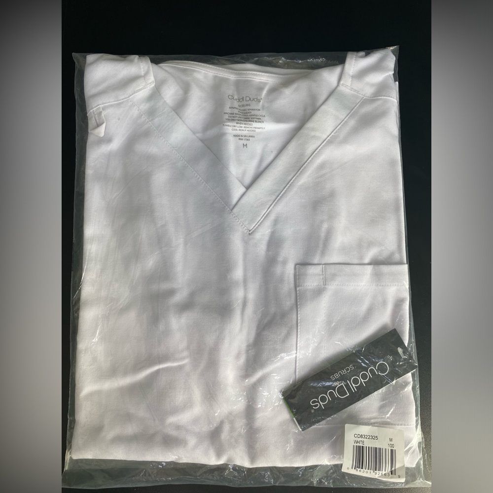 NWT Cuddl Duds Men's M White Scrub Top